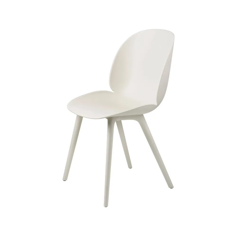 GUBI Beetle Dining Outdoor stol Alabaster white