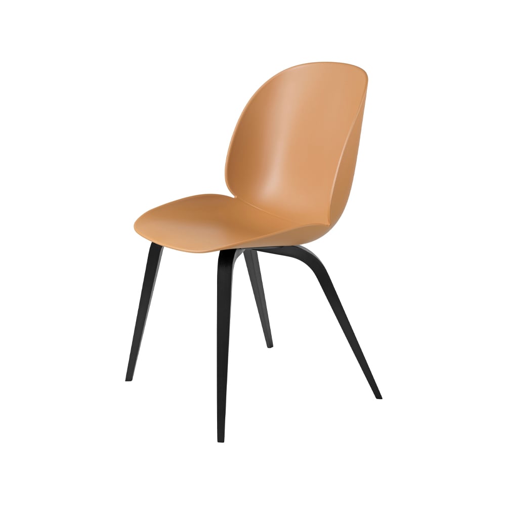GUBI Beetle stol amber brown, svartbetsat boksstativ