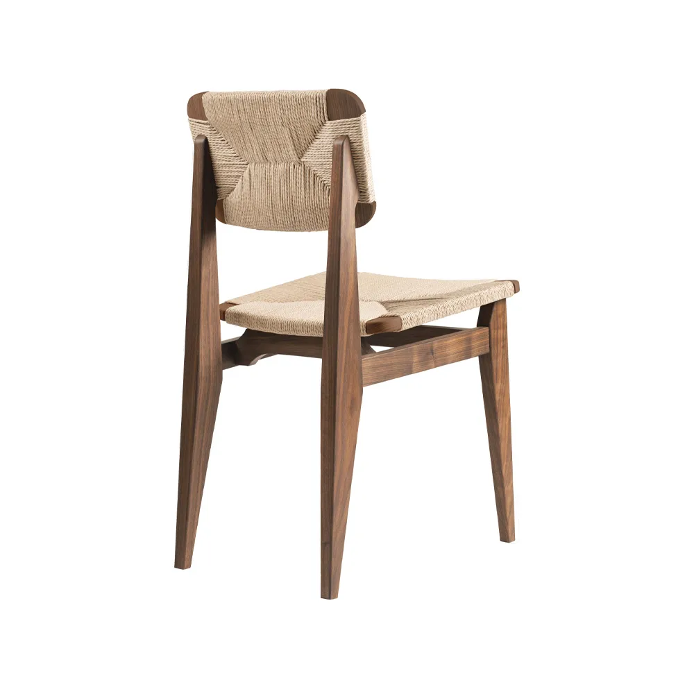 C-Chair stol, american walnut, naturflätad sits&rygg GUBI
