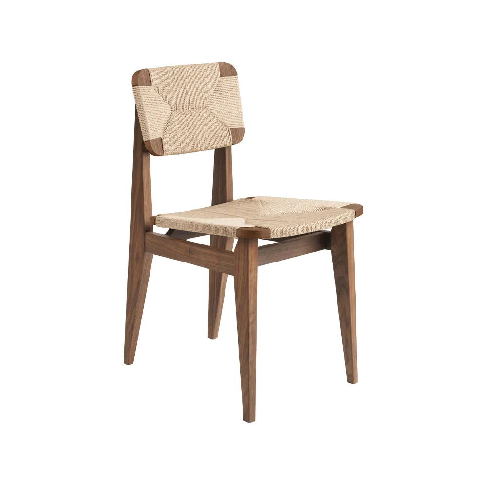 GUBI C-Chair stol american walnut, naturflätad sits&rygg