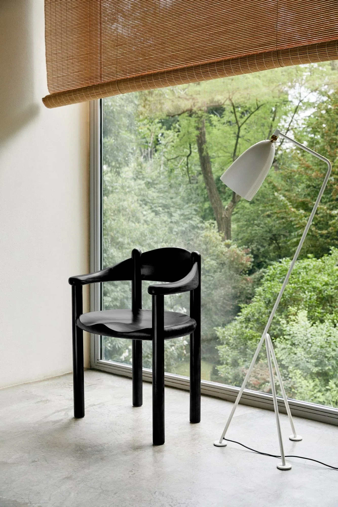 Daumiller karmstol, Brown-black pine GUBI