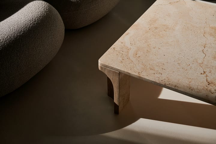 Doric soffbord 80x80 cm, Neutral white-travertine GUBI