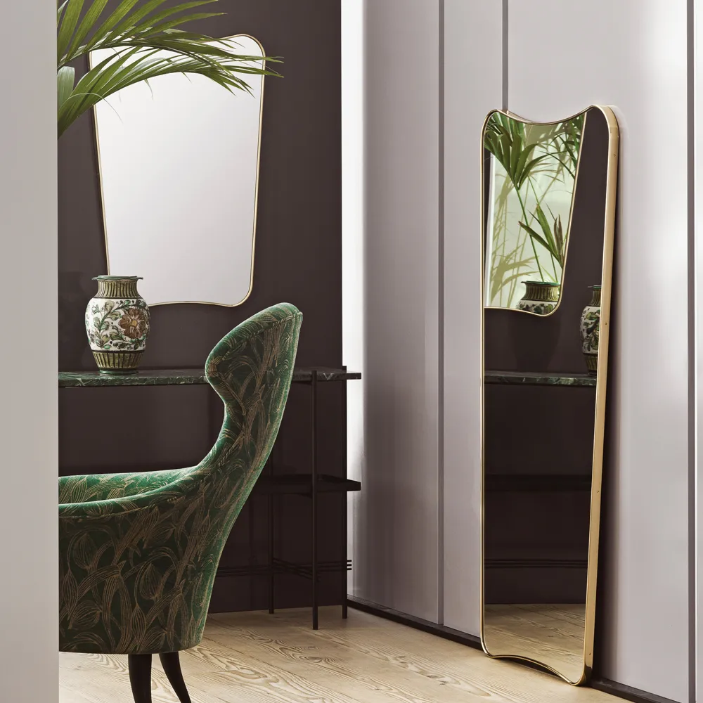 F.A.33 spegel, mässing polerad, stor GUBI