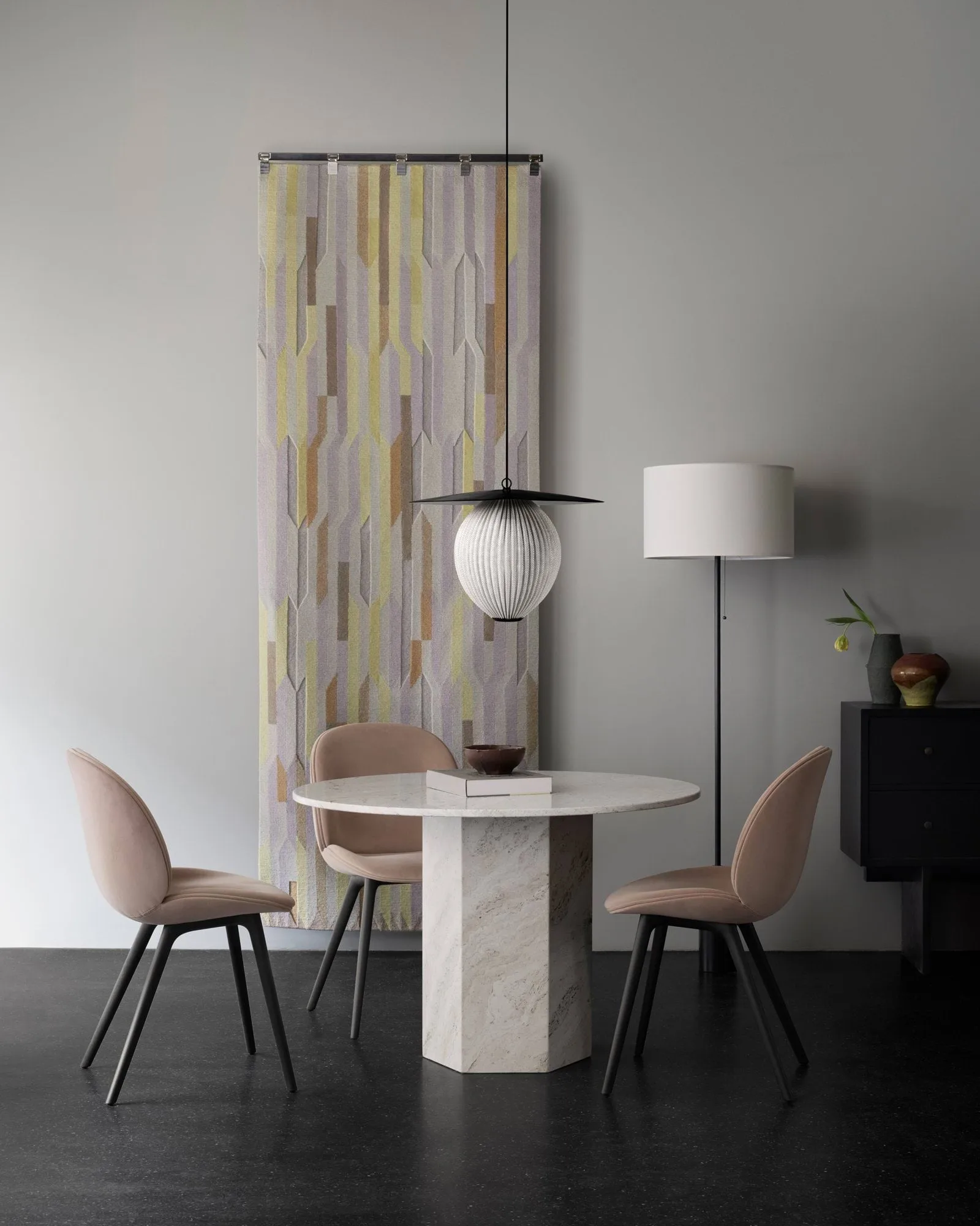 Gravity golvlampa, Emerald marble-white GUBI