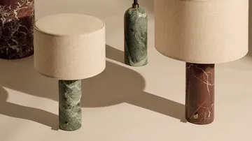 Gravity S bordslampa - Emerald marble-white - GUBI