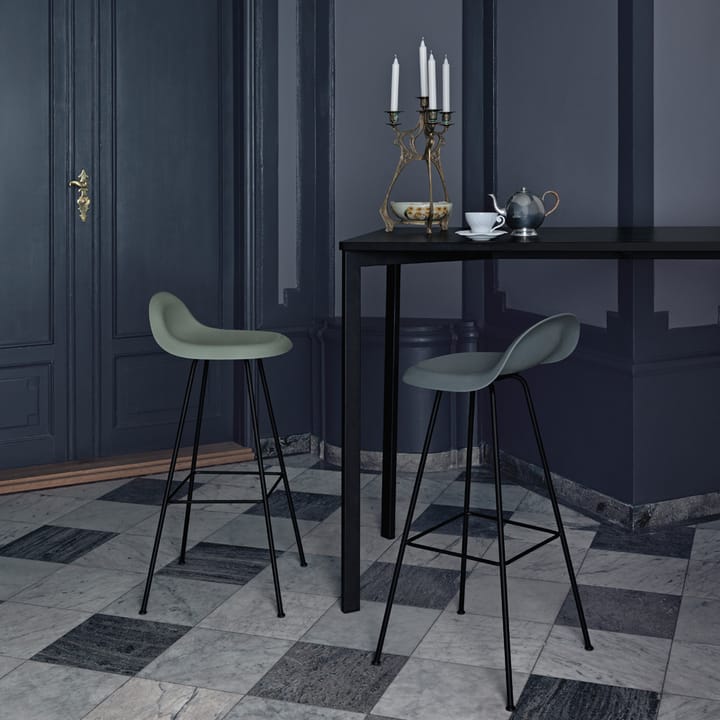 Gubi 3D barstol hög, American walnut-svarta stålmedar GUBI