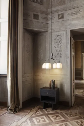 Howard takkrona 4 korta armar - Bone china - GUBI