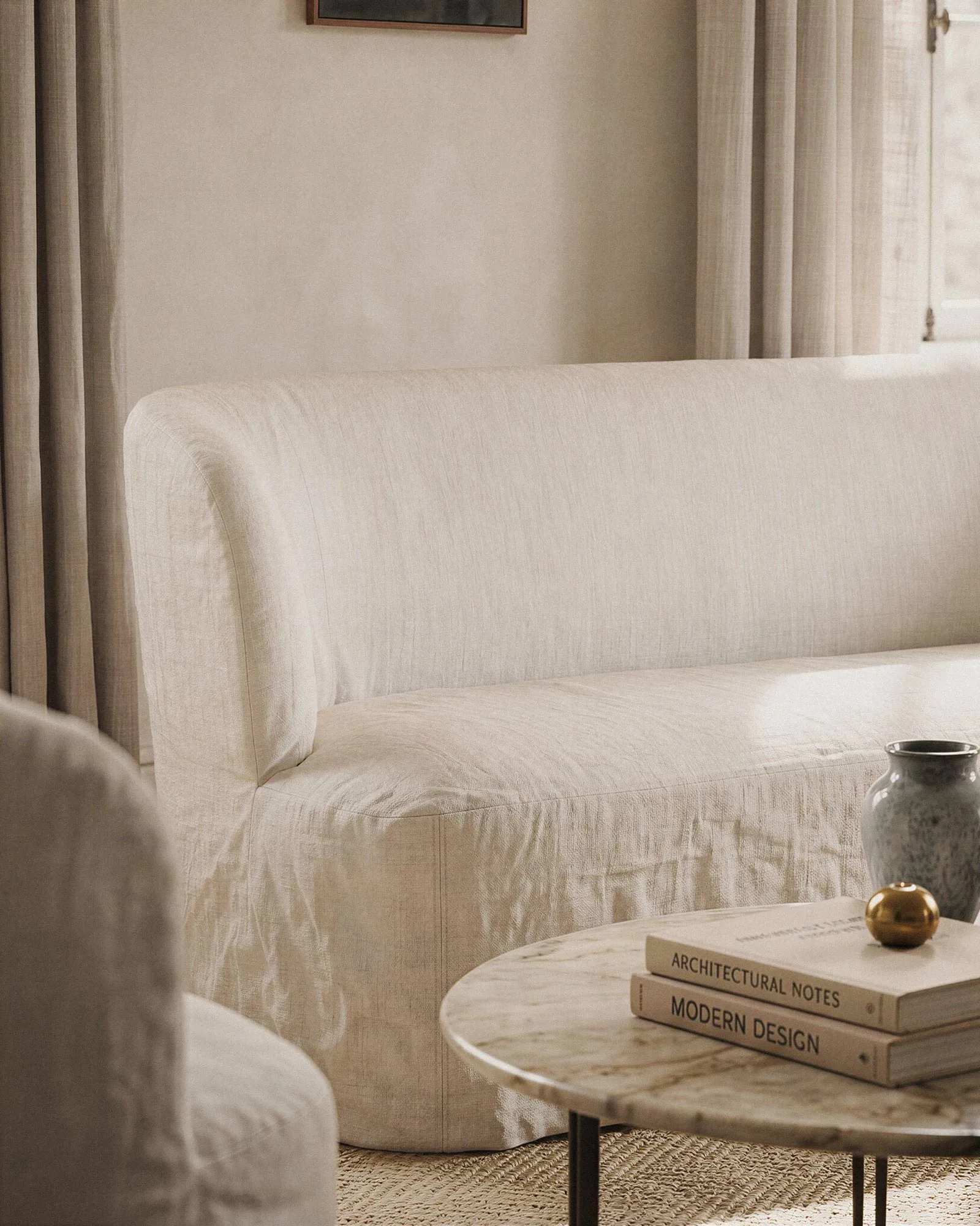 Stay Slipcover soffa, Linen Flax 0024, 190x70 cm, 2,5-sits GUBI Stay Slipcover soffa, Linen Flax 0024, 190x70 cm, 2,5-sits GUBI