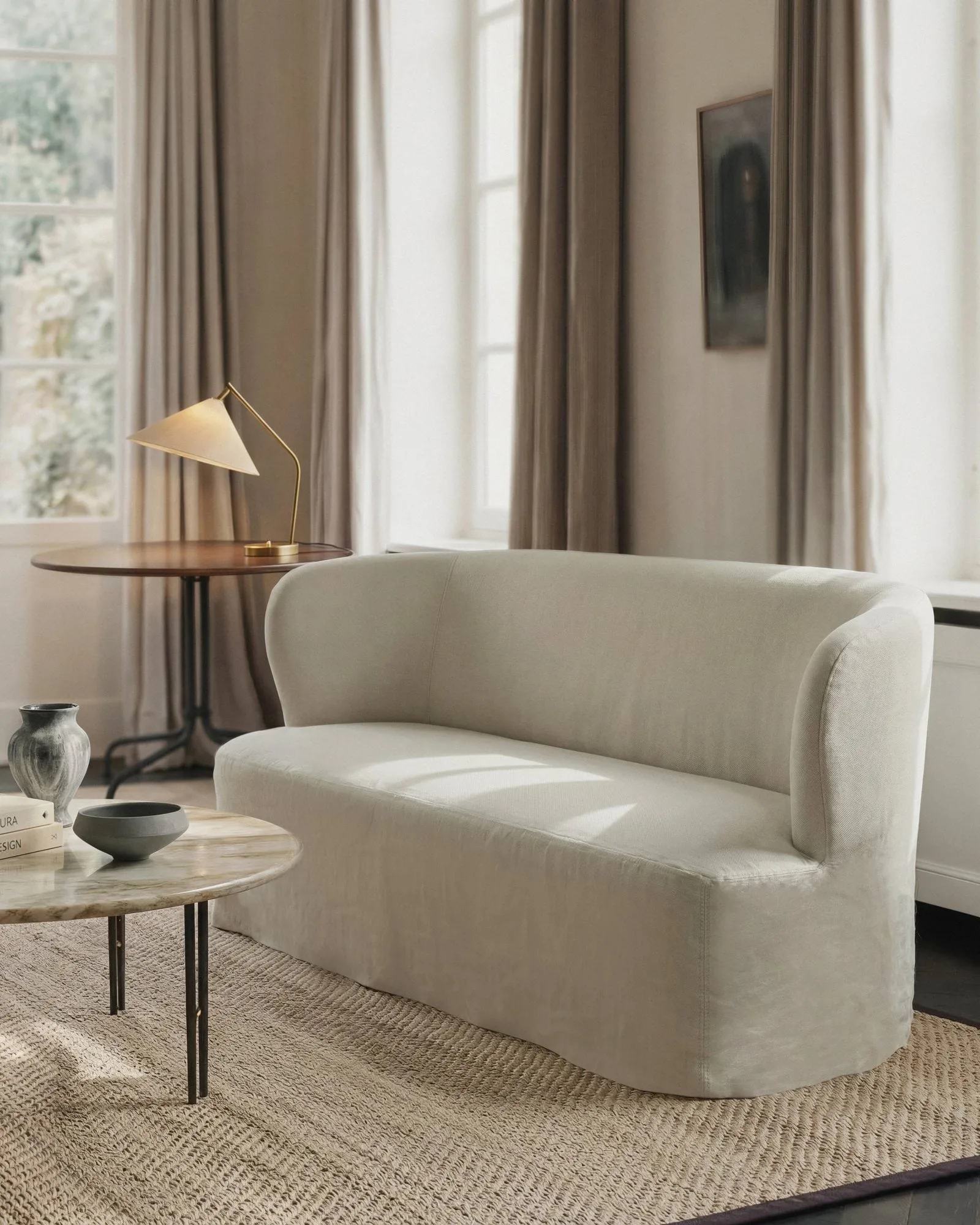 Stay Slipcover soffa, Linen Natural 0023, 260x70 cm, 4-sits GUBI Stay Slipcover soffa, Linen Natural 0023, 260x70 cm, 4-sits GUBI