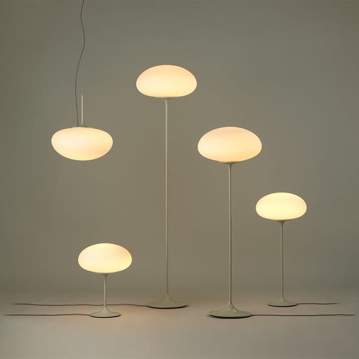 Stemlite Golvlampa - pebble grey, h.110 cm - GUBI