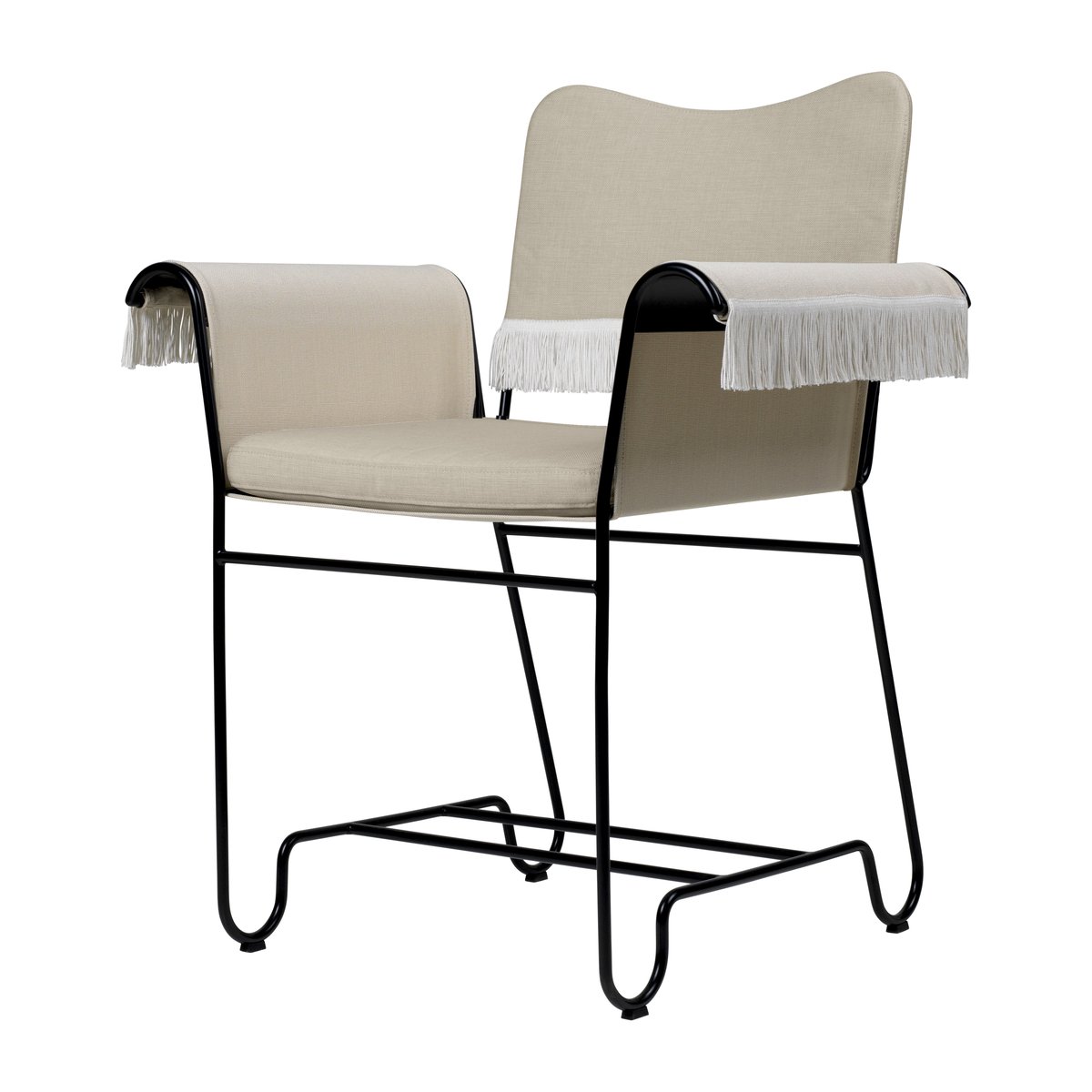 GUBI Tropique karmstol med fransar Black-Leslie 12 | Skandinavisk Design | Trädgårdsstolar | Svart