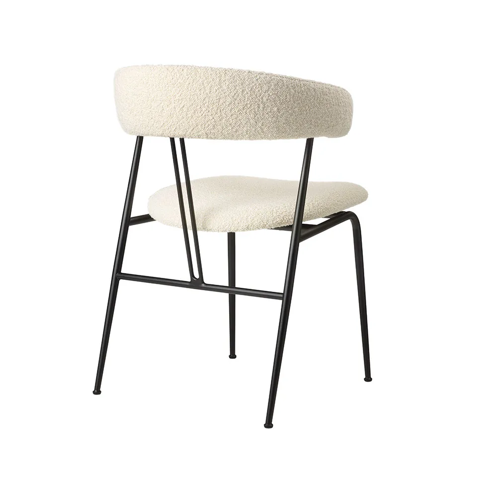Violin dining chair, Karakorum 001 ivory-black matt GUBI
