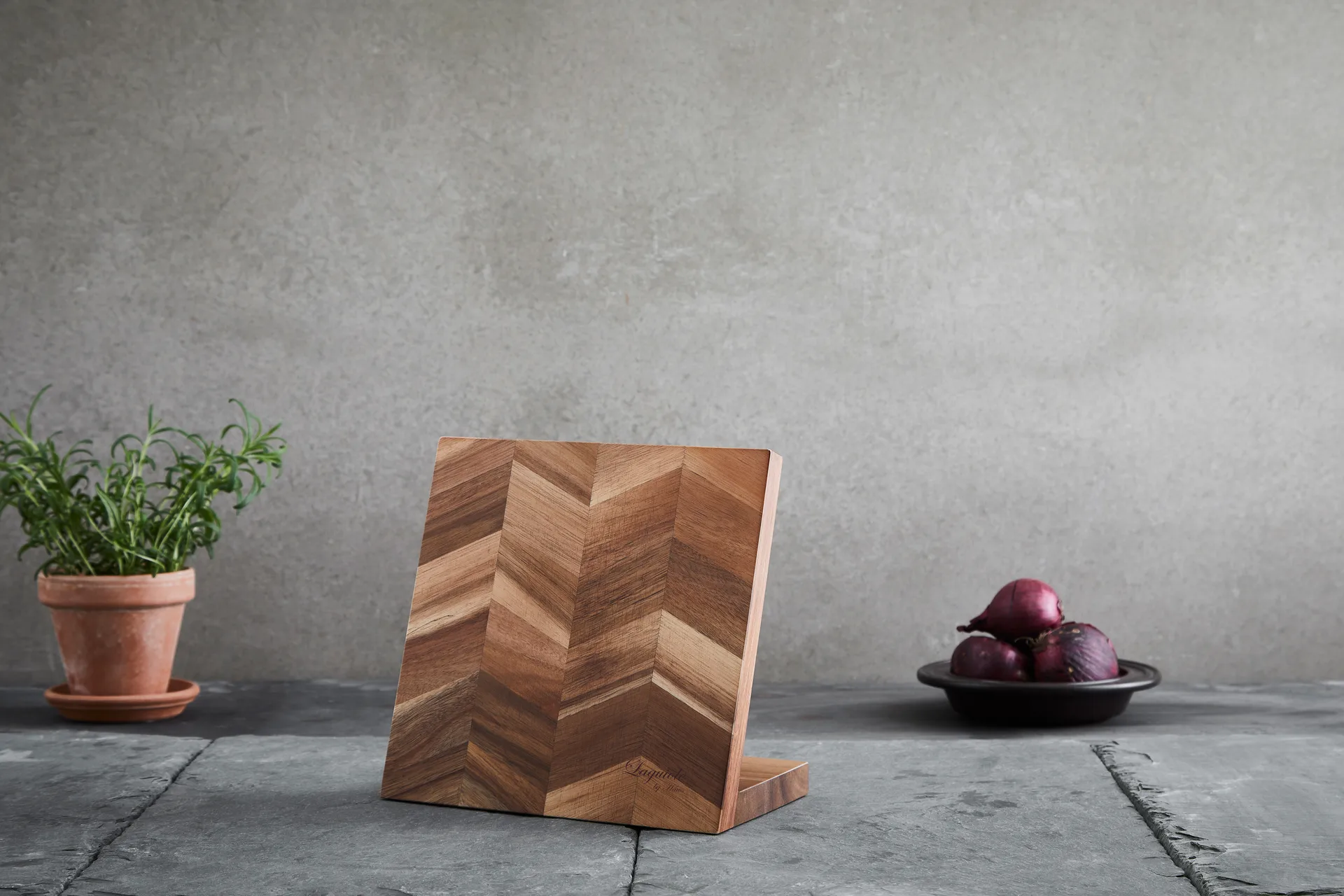 Laguiole By Hâws magnetiskt knivblock 22,6x19,5 cm, Acacia Hâws