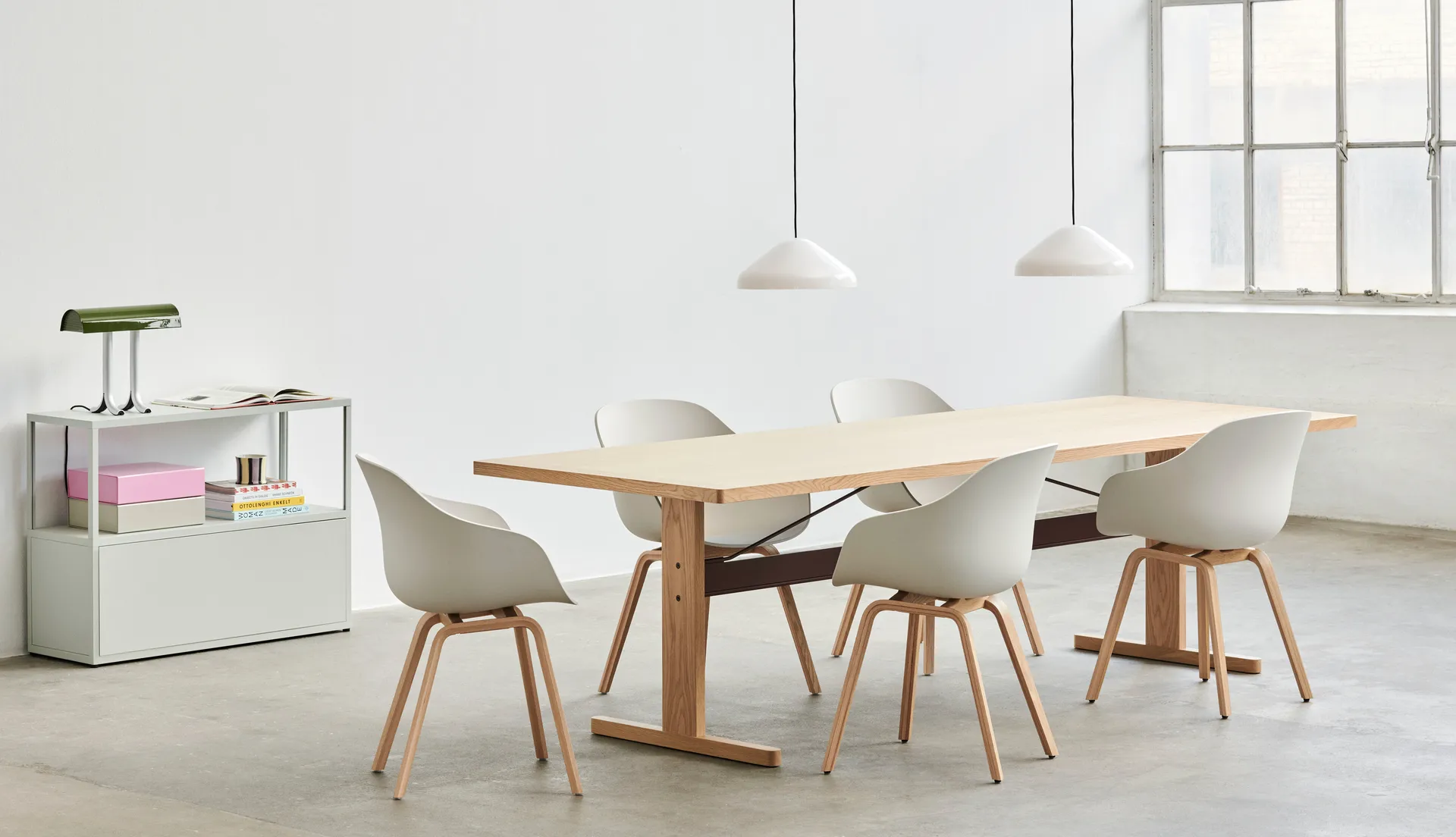 About a Chair 22 2.0 stol, Vit-lackerat ekstativ HAY