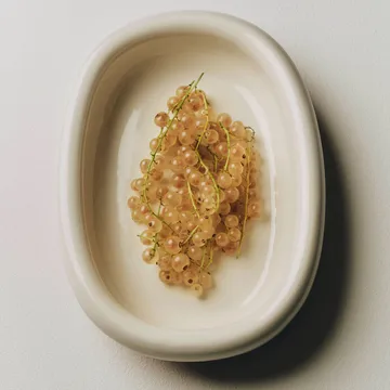 Barro ovalt serveringsfat - Off-white, large 27x36 cm - HAY