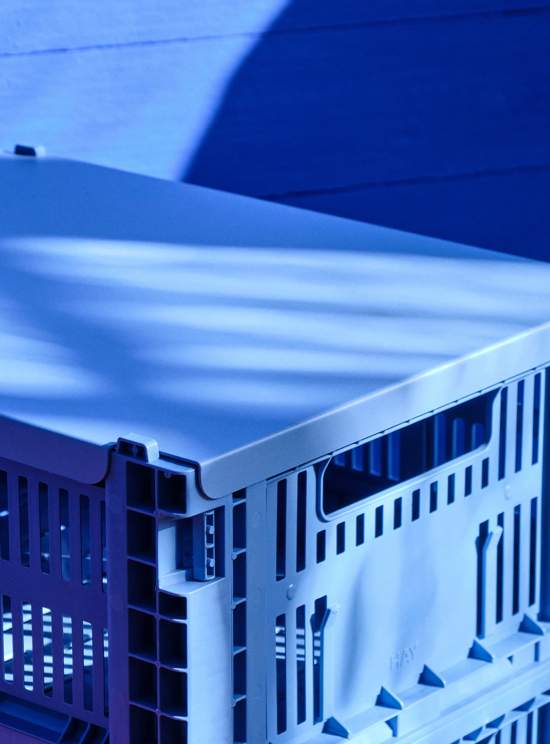 Colour Crate lock medium, Electric blue HAY