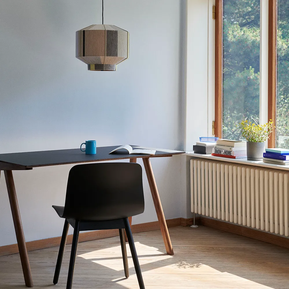 CPH90 skrivbord, Black linoleum-lackad ek HAY