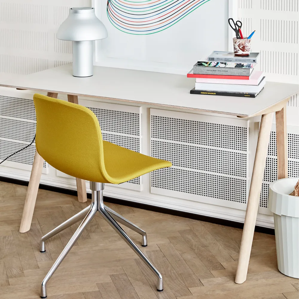 CPH90 skrivbord, Black linoleum-lackad ek HAY