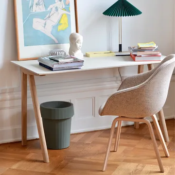 CPH90 skrivbord - Black linoleum-lackad ek - HAY