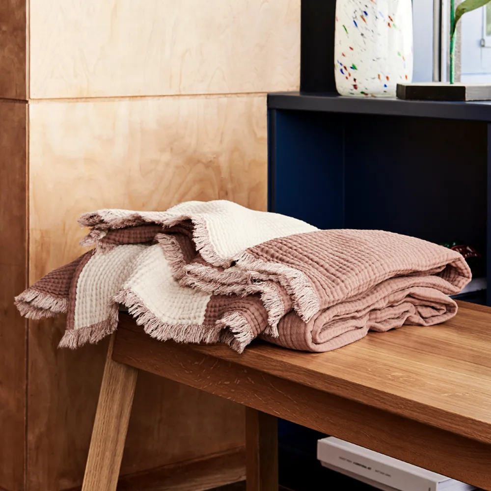 Crinkle Stripe pläd, burgundy HAY