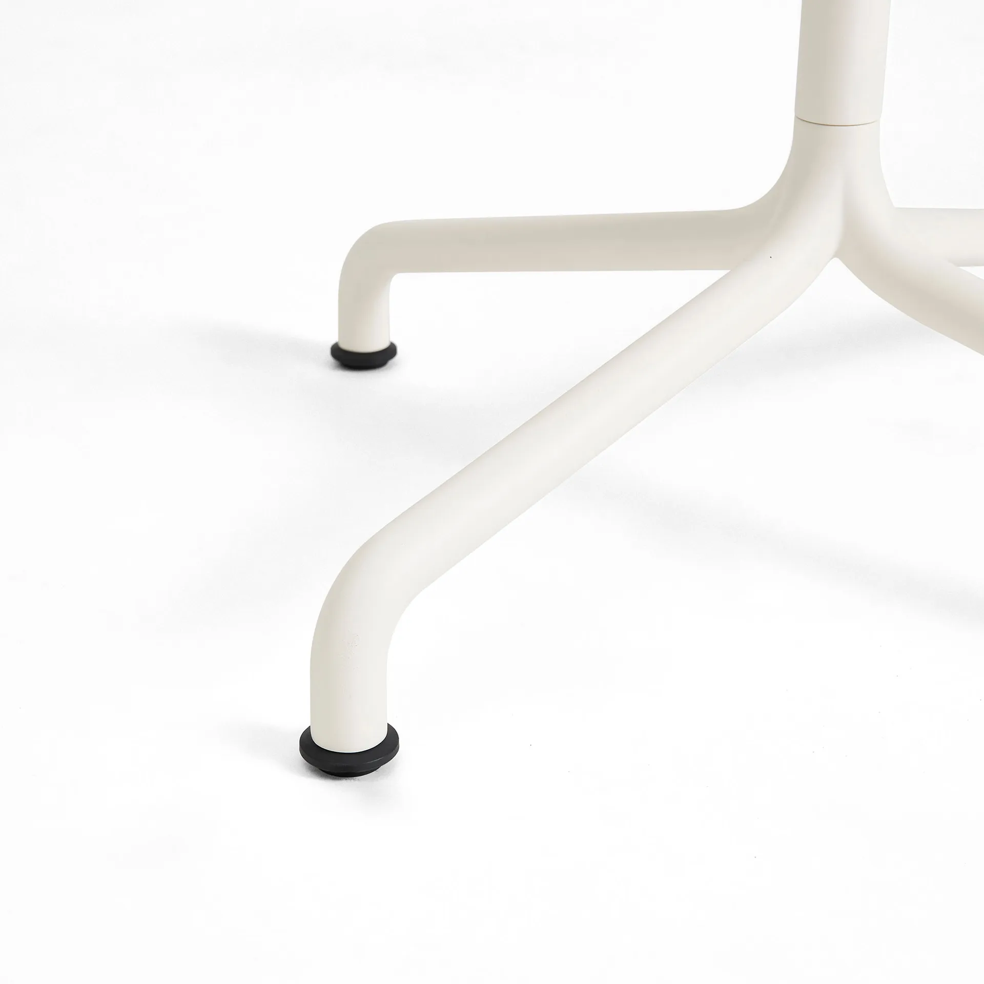 Deville bord 60x70x74 cm, Cream white HAY