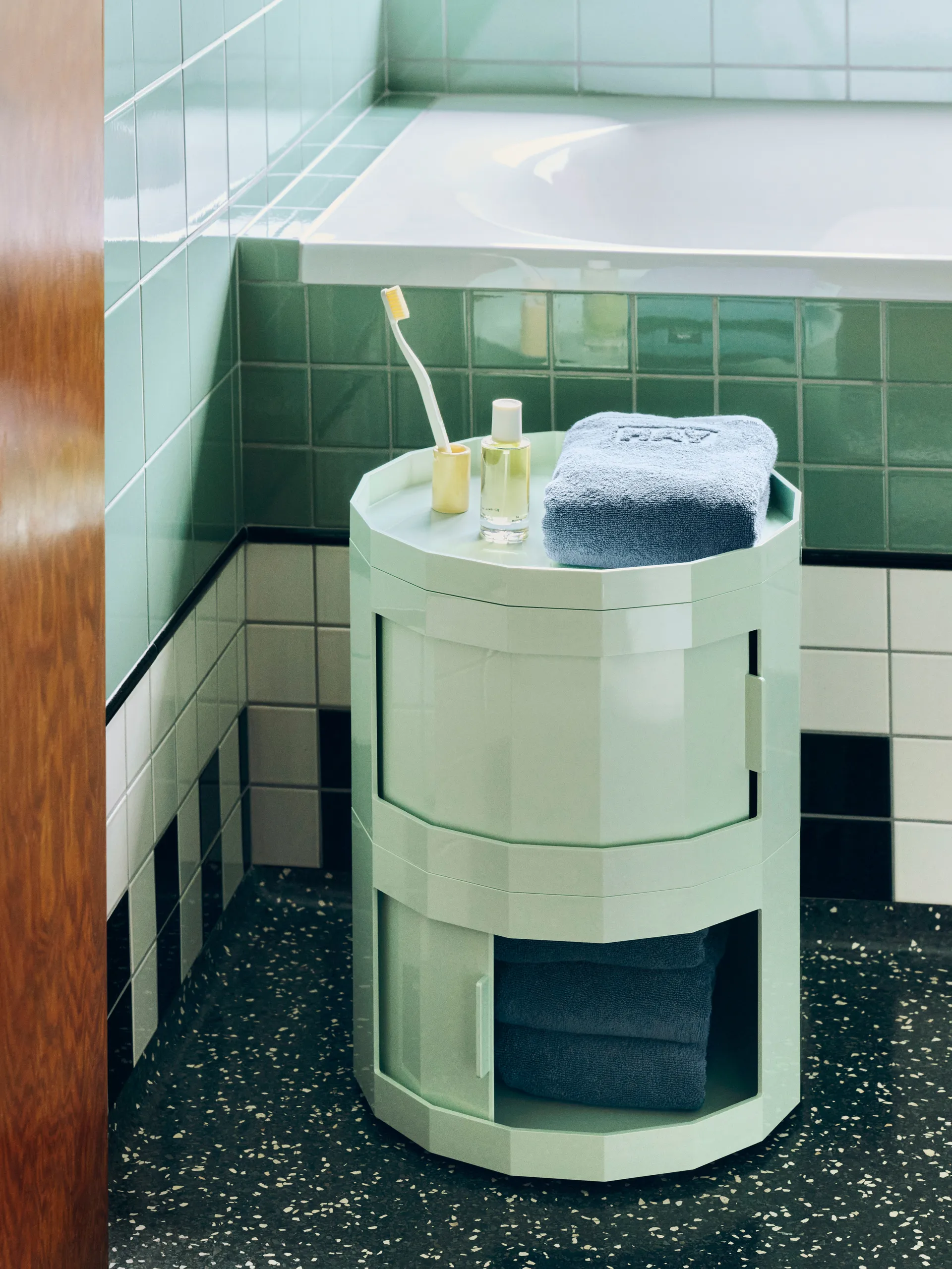 Facet Cabinet 20 sidobord, Soft mint HAY