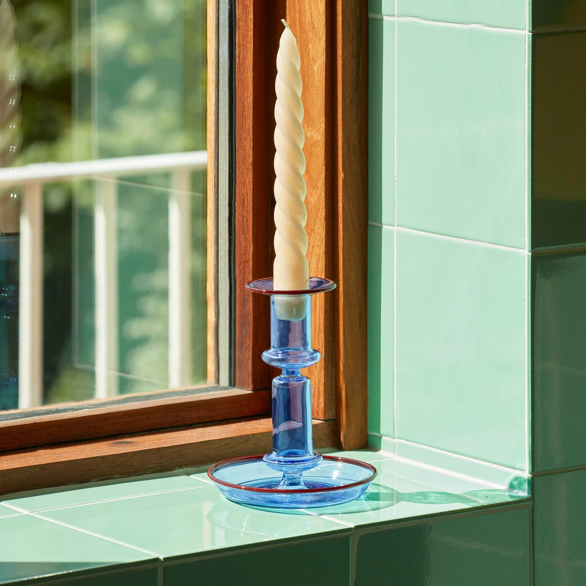 Flare medium ljusstake, Light blue-red HAY