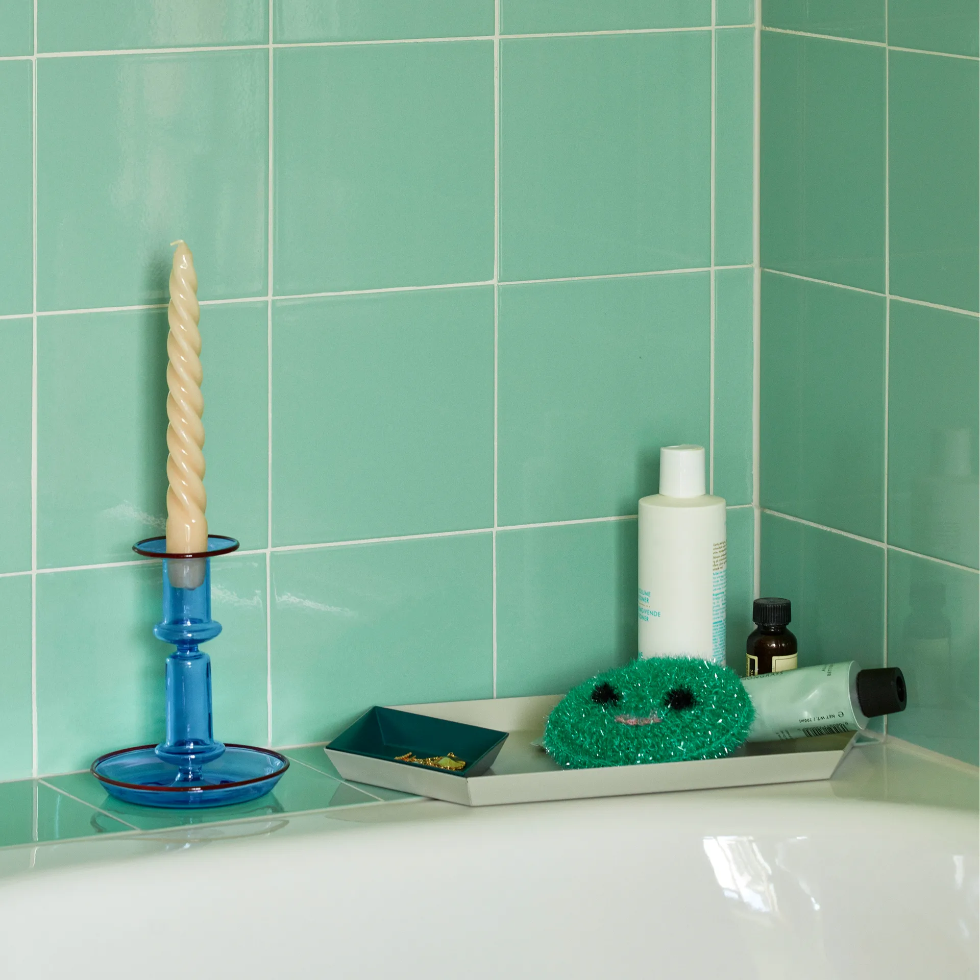 Flare medium ljusstake, Light blue-red HAY