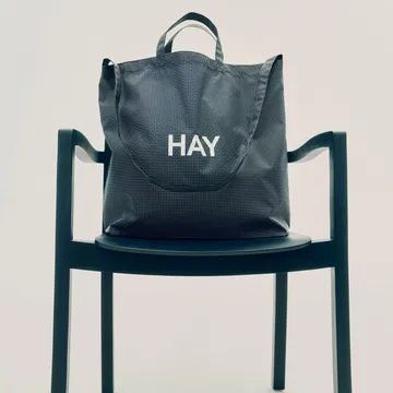 Grid Crossover Bag väska medium - Dark blue, medium - HAY