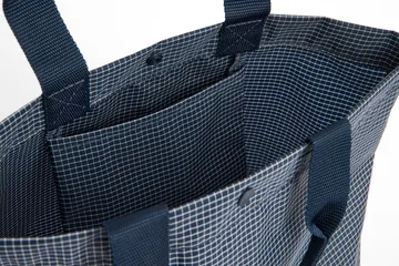 Grid Everyday Bag väska - Dark blue, mini - HAY