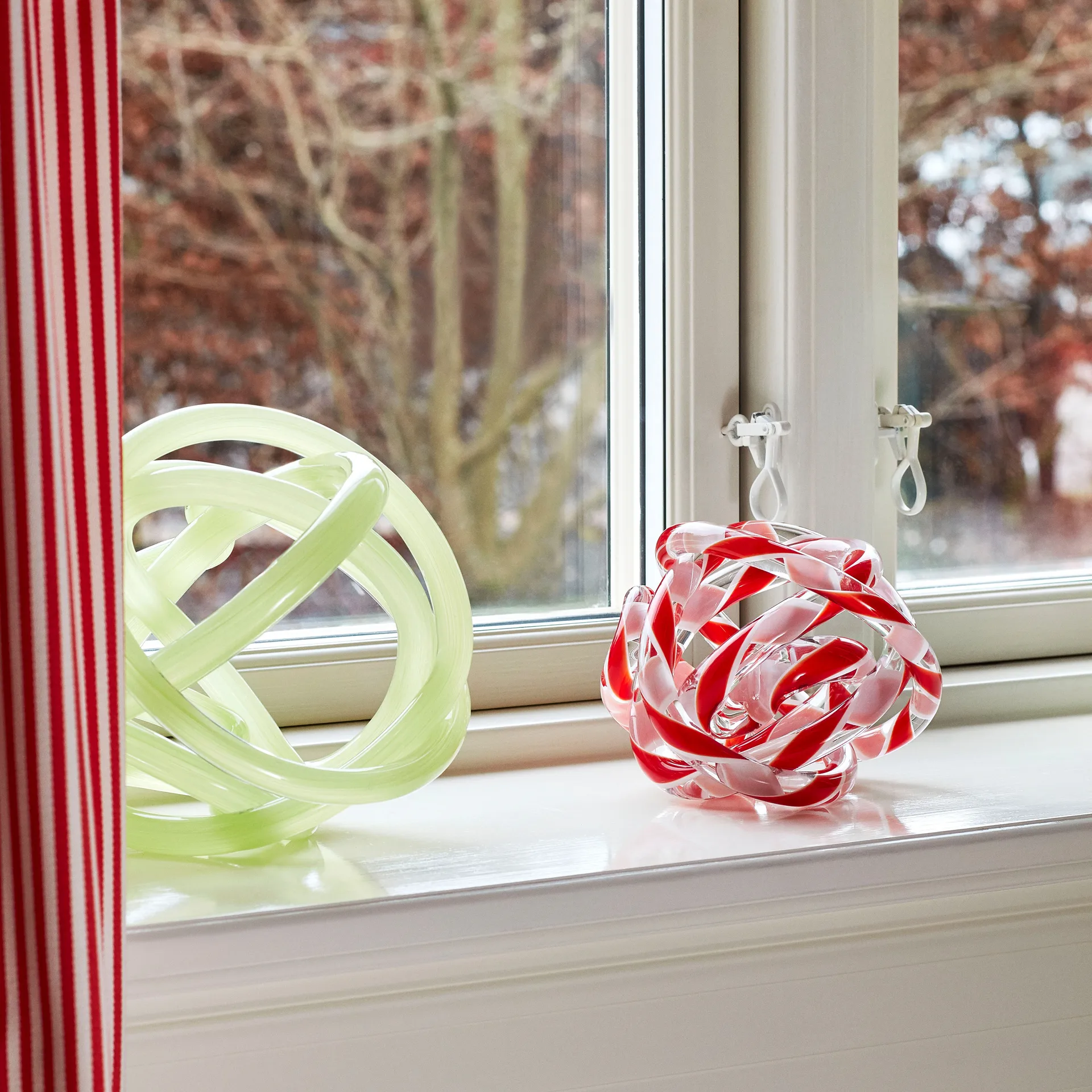 Knot No 2 L glasskulptur, Light green HAY