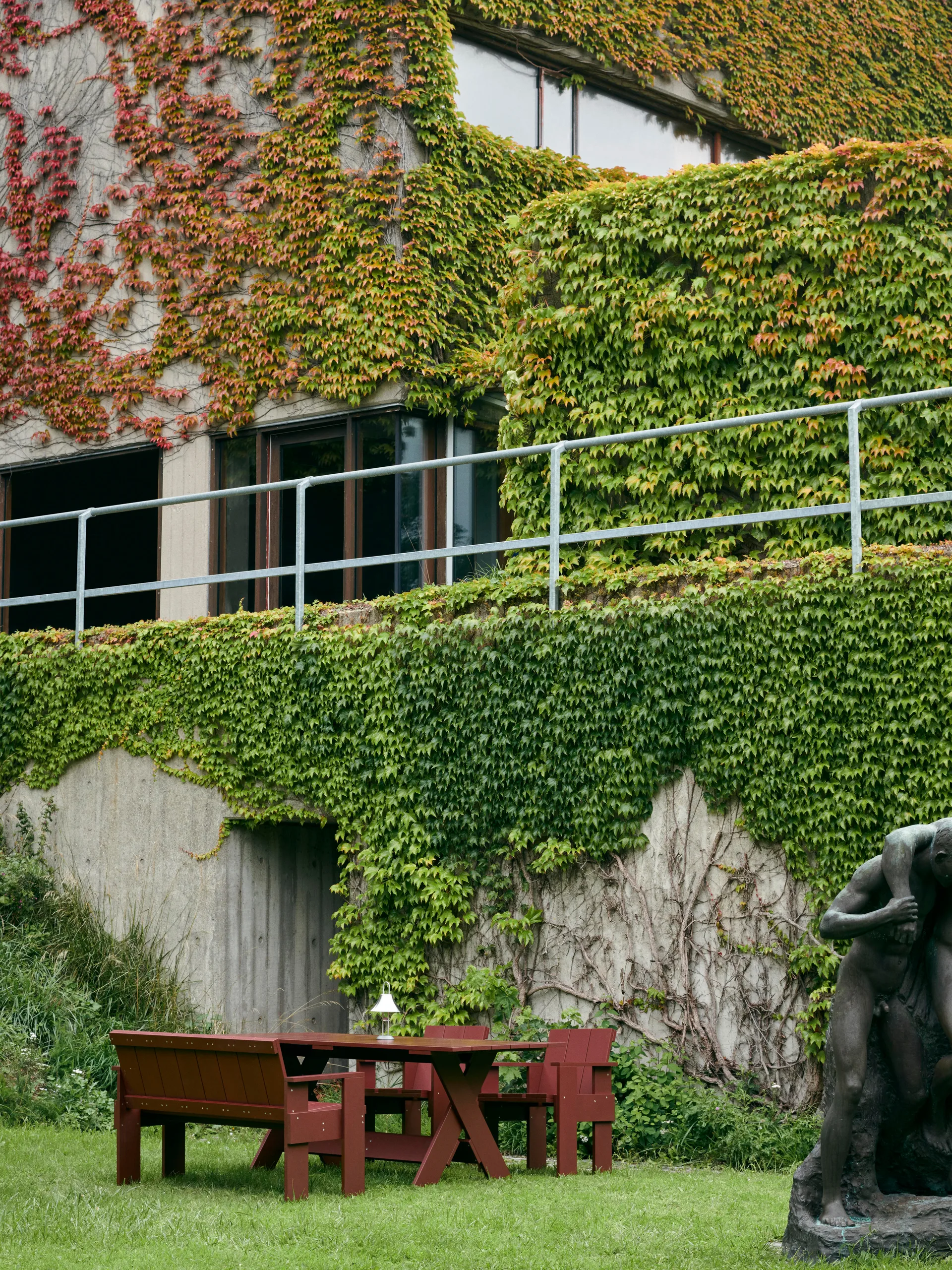 Mousqueton portabel bordslampa, Oyster white HAY