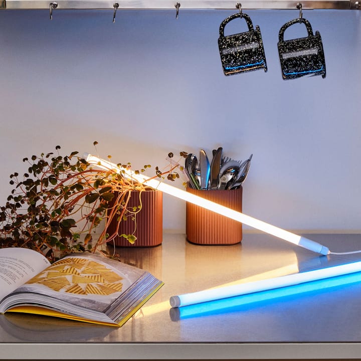 Neon Tube Slim lysrörslampa 50 cm, Blue HAY