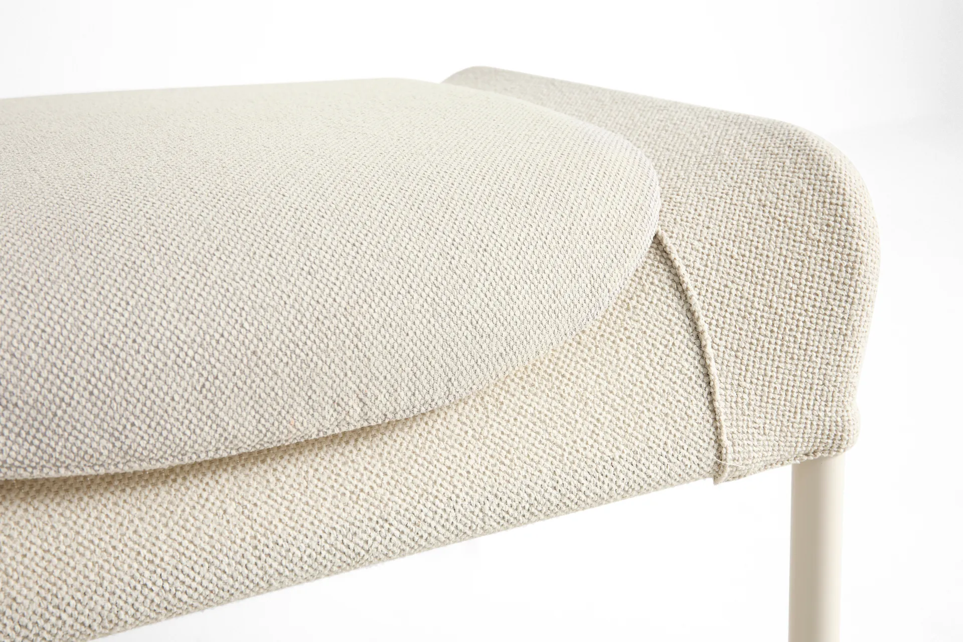O2 Ottoman fotpall, Soft cream-lackerad stål eggshell HAY