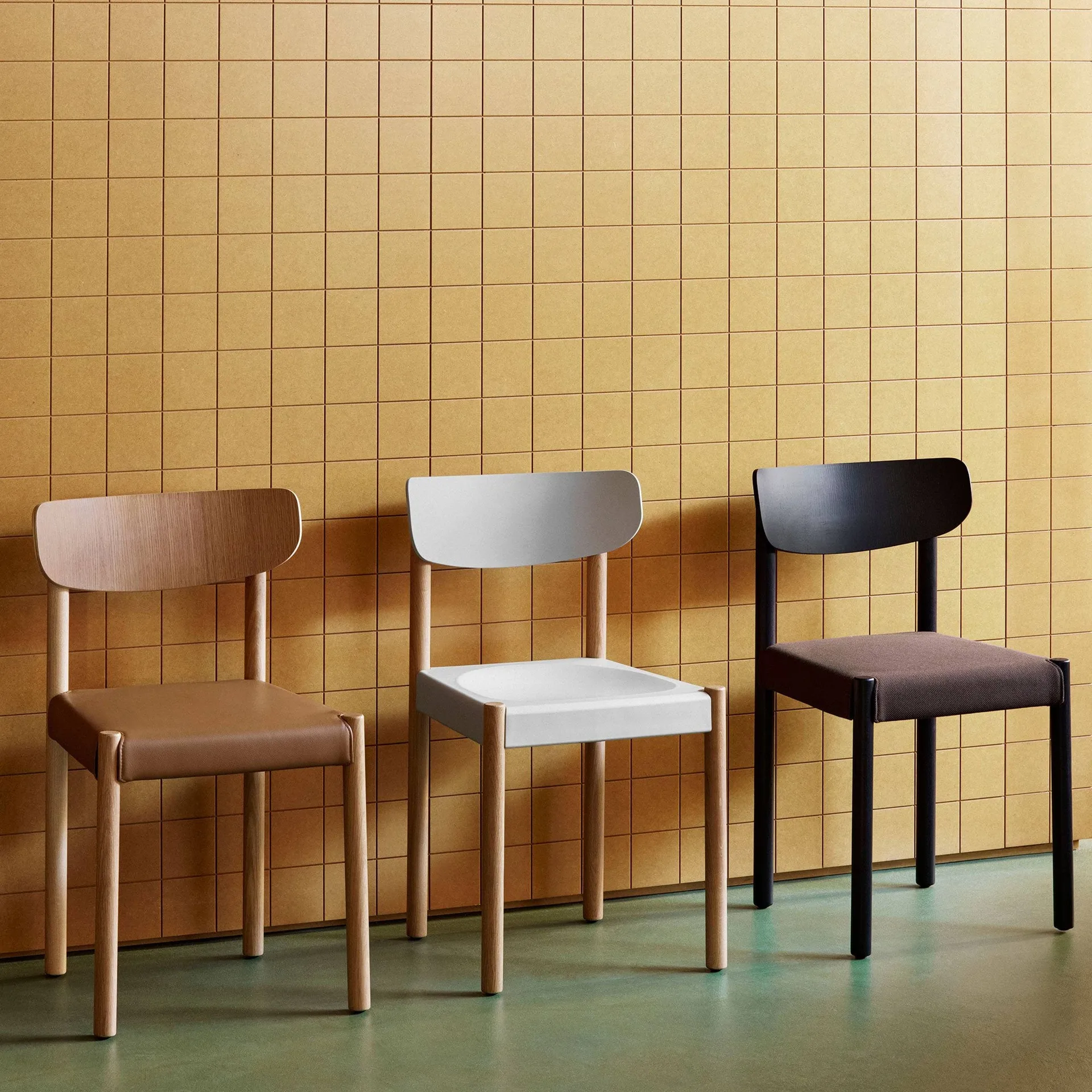 Pack Chair 11 stol, Oljad ek-graphite brown-Steelcut 695 HAY Pack Chair 11 stol, Oljad ek-graphite brown-Steelcut 695 HAY