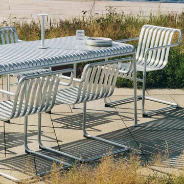Palissade Cantilever Dining karmstol - Hot galvanised steel - HAY