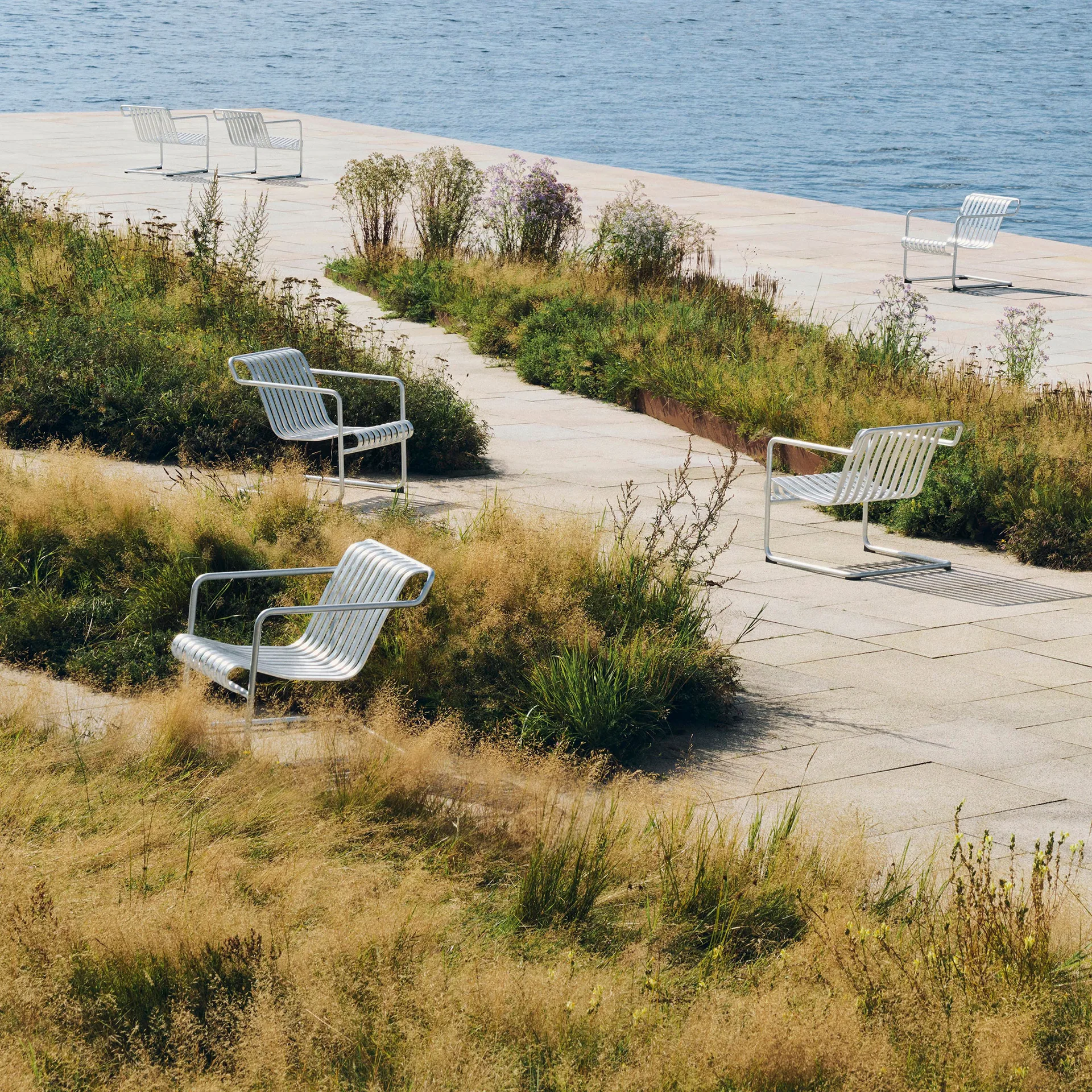 Palissade Cantilever Low loungefåtölj, Hot galvanised steel HAY