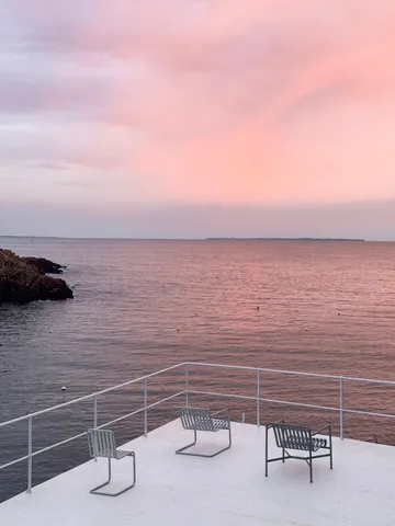 Palissade Cantilever stol - Hot galvanised steel - HAY