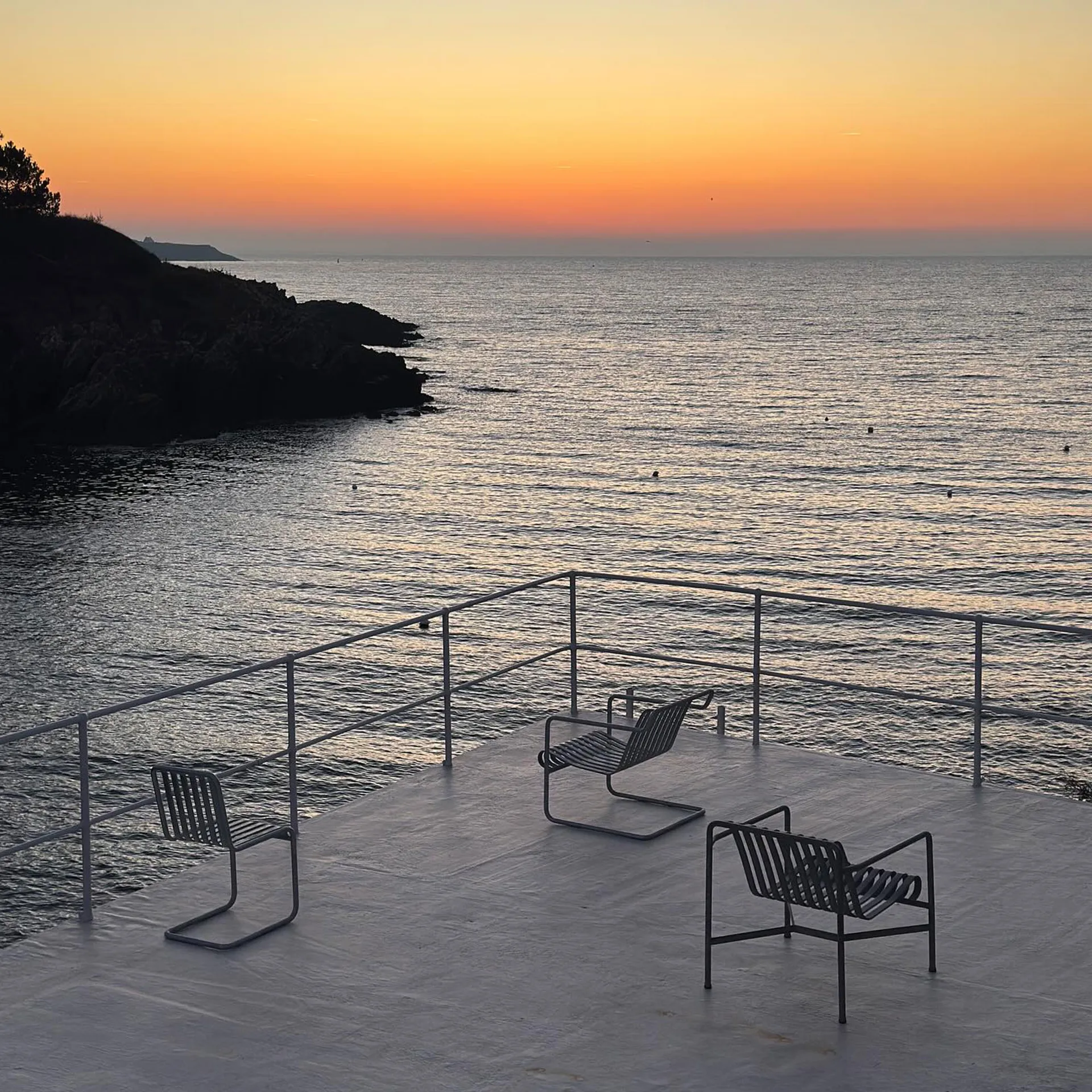 Palissade Cantilever stol, Hot galvanised steel HAY