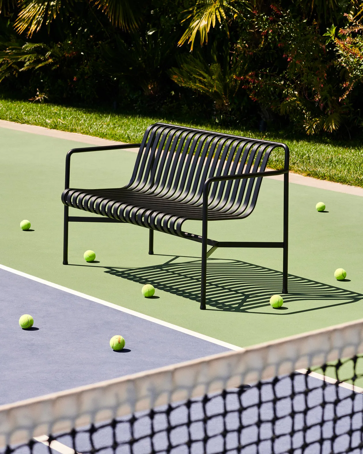 Palissade Dining bänk med armstöd, Anthracite HAY