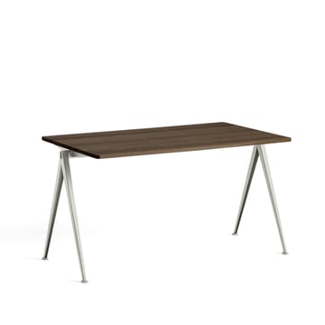 Pyramid 01 skrivbord - oak smoked, 140x75cm, beige stålstativ - HAY