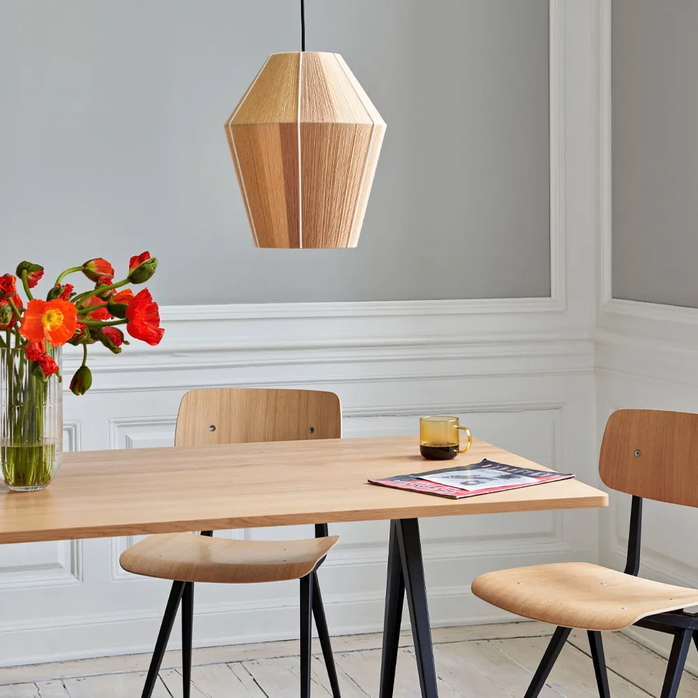 Pyramid 02 matbord, Oak matt lacqured-190x85cm-svart stålstativ HAY