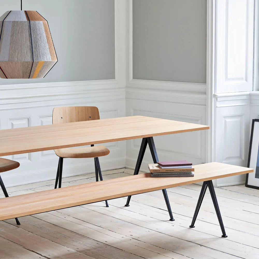 Pyramid bänk, Oak matt lacqured-190cm-svart stålstativ HAY
