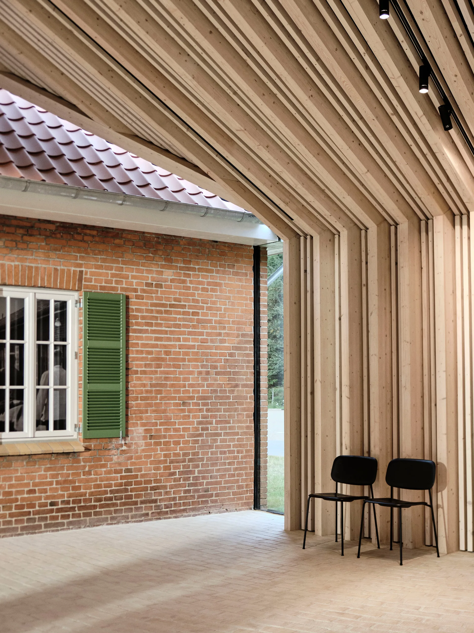 Soft Edge 40 stol, Black oak-svart stålstativ, 2-pack HAY