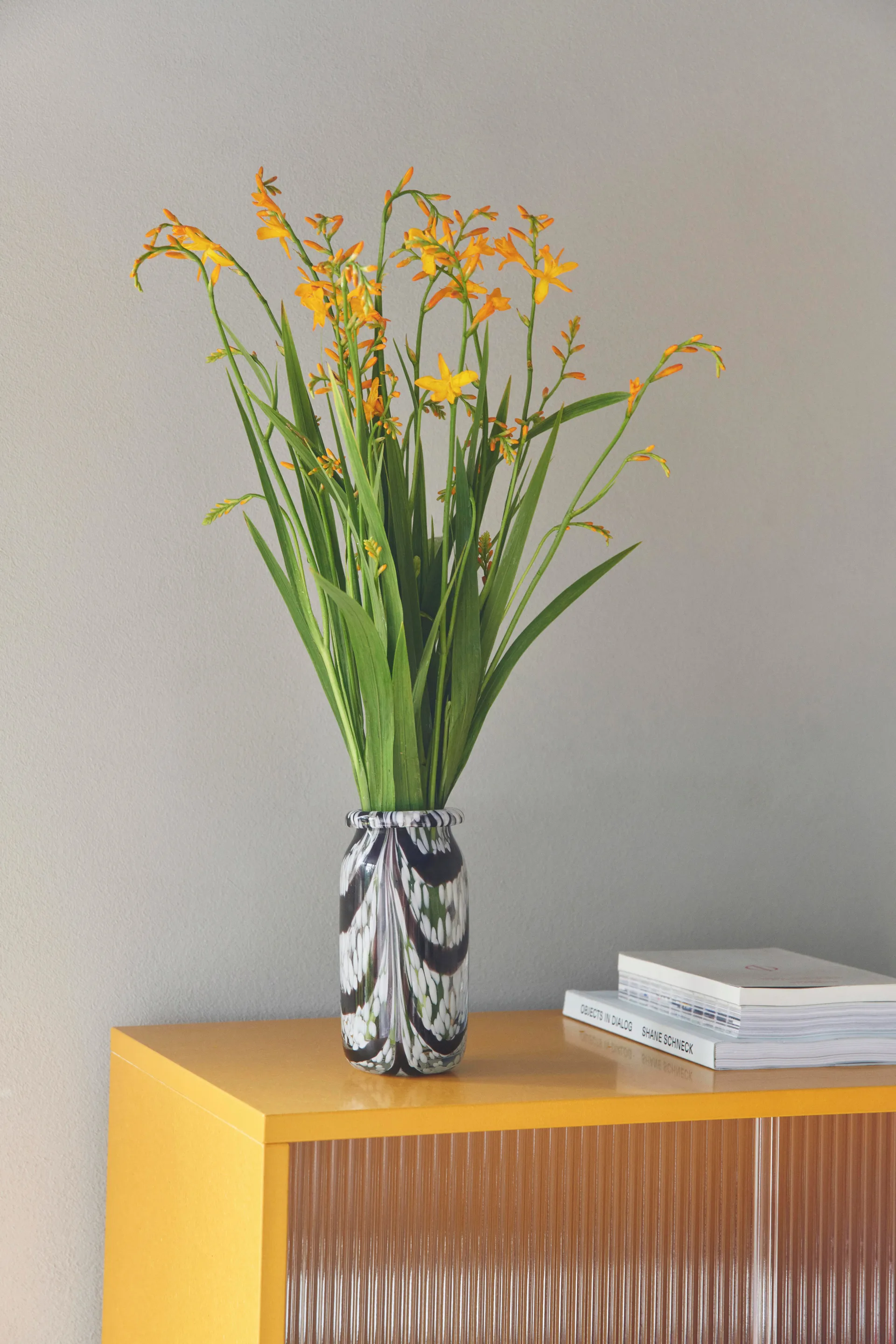 Splash Roll Neck vas XS 19 cm, Coffee and white HAY