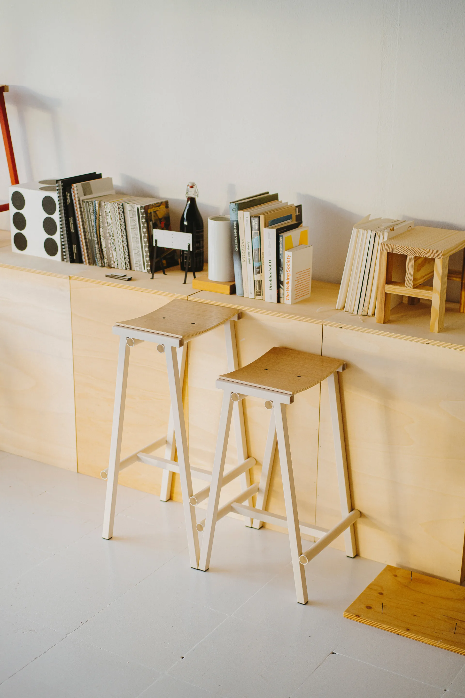 Taburete 8 low barstol 65 cm, Eggshell (vit) HAY