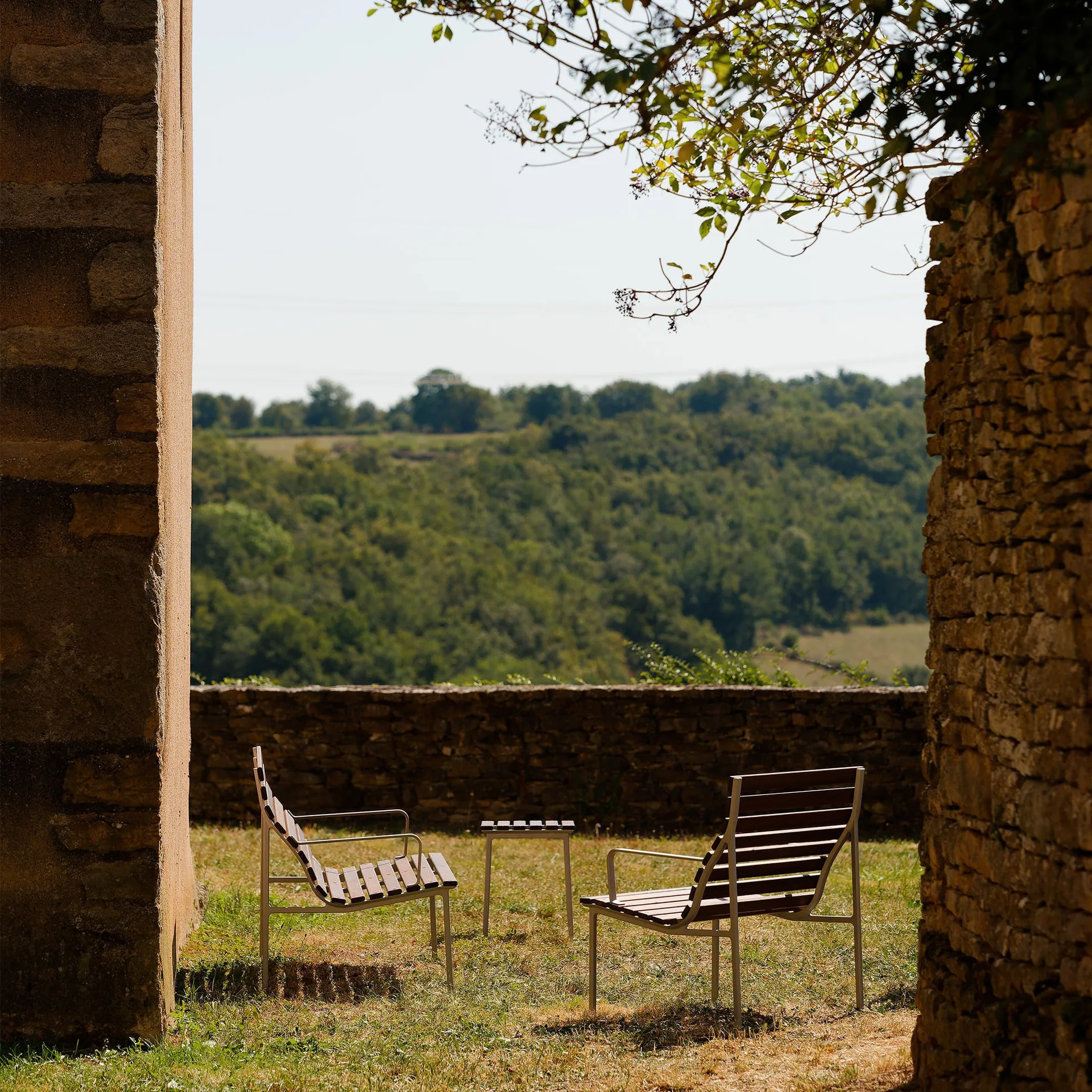 Traverse Lounge karmstol, Oiled ash HAY