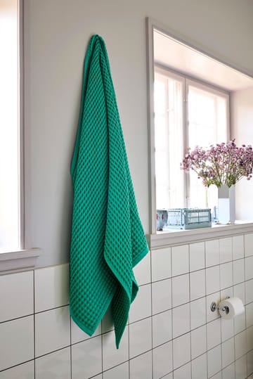 Waffle badhandduk 70x140 cm - Emerald green - HAY