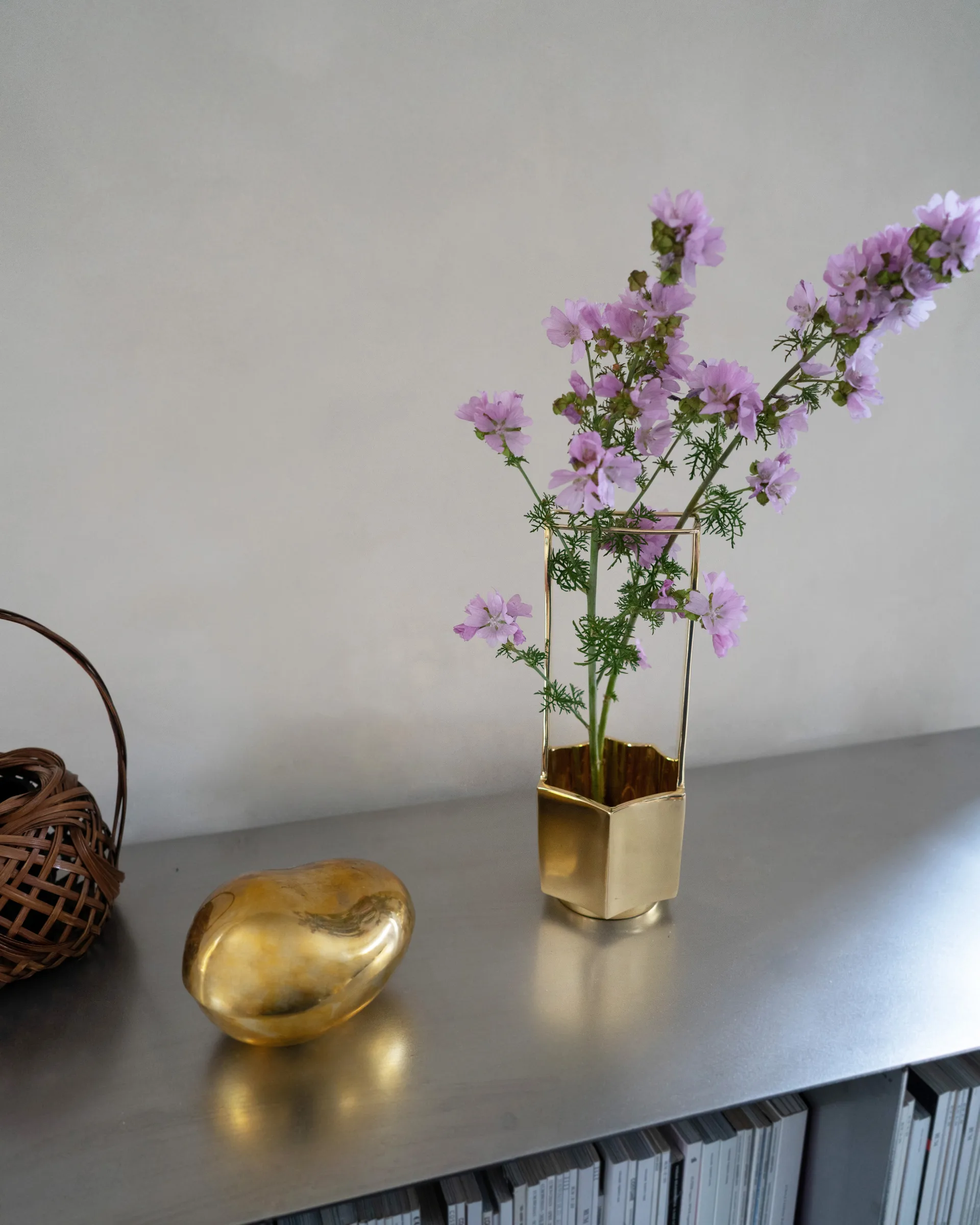 Ikebana vas 30 cm, Mässing Hein Studio