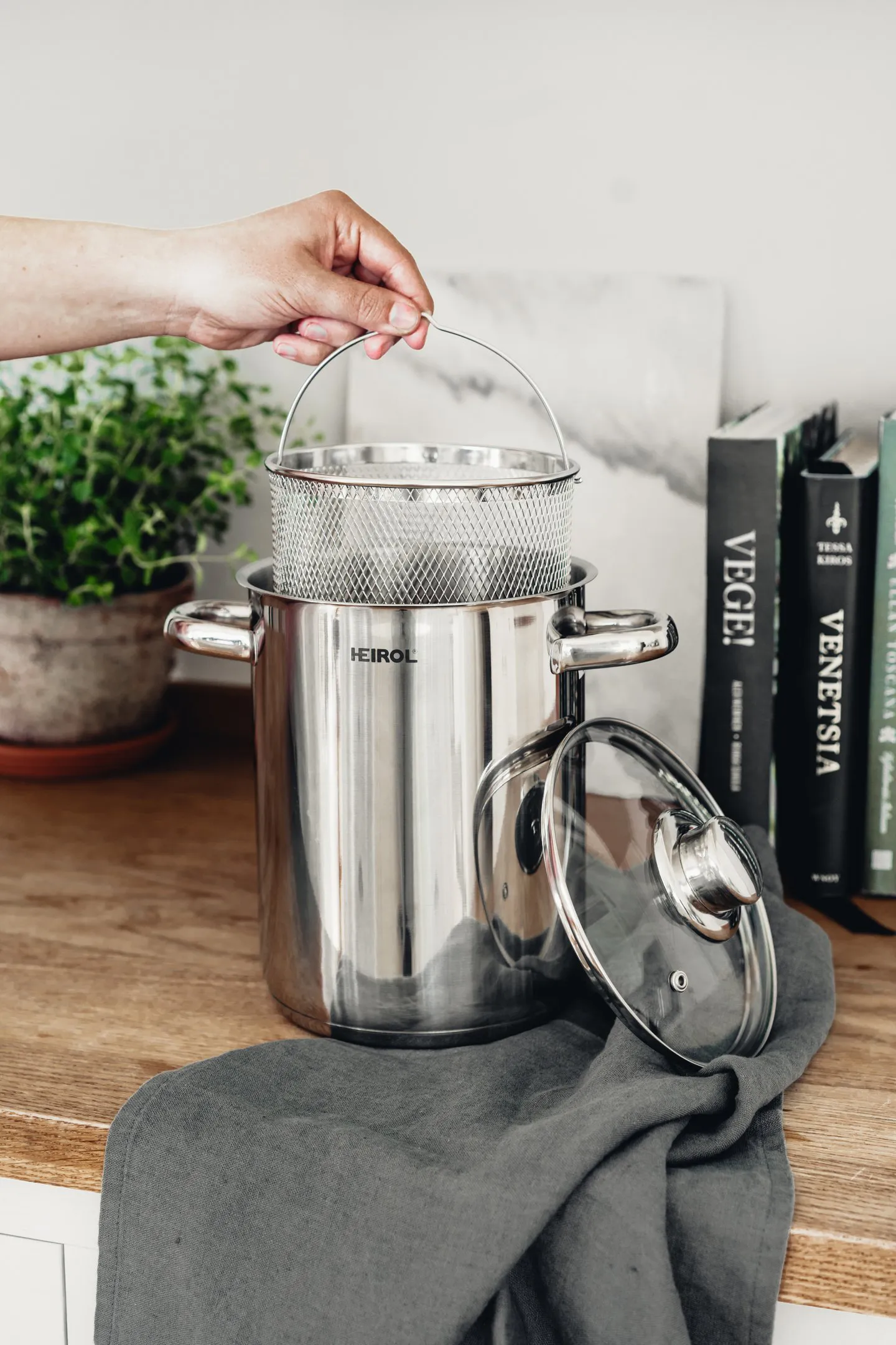 Heirol Steely sparrisgryta med insats, 4 liter Heirol